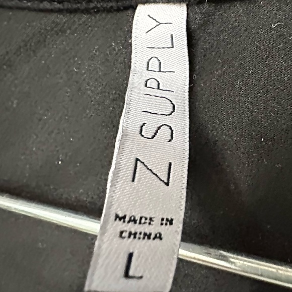 Z Supply Faux Suede V Neck Rounded Hem Black Pocket Tee Large - Picture 16 of 16